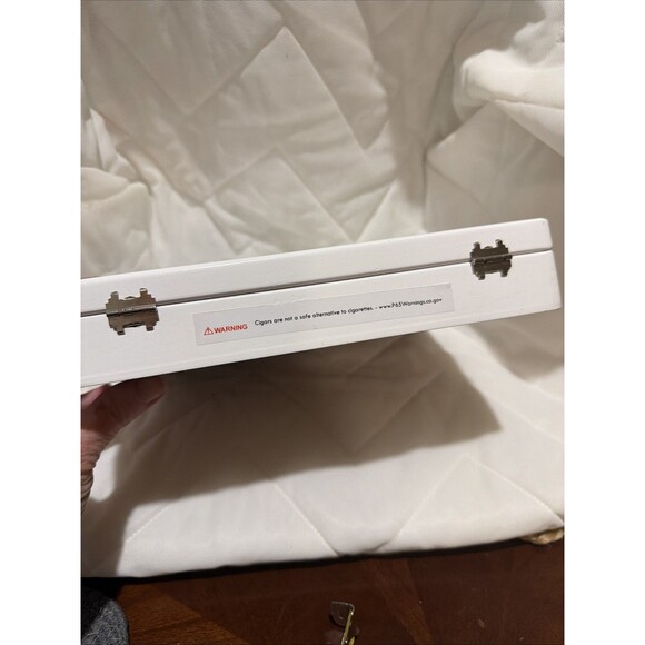 Aganorsa Leaf Toro Aniversario Corojo Empty Wooden Cigar Box 9" x 7.25" x 1" - Picture 4 of 6